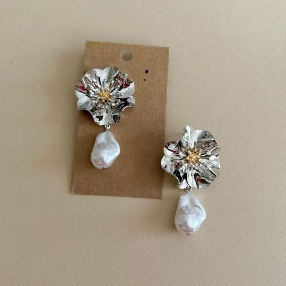 Floral Drop Earrings N1580 - Picture 2 of 3